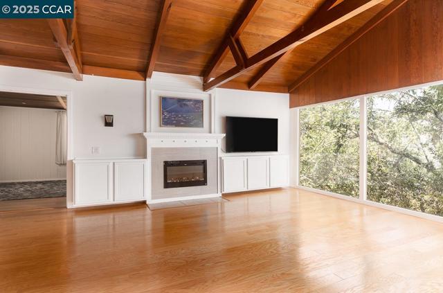 877 Mountain View Dr, Lafayette CA: https://media.crmls.org/mediaz/b634150a-1a6c-4a3f-9bb7-8ac41df2124f.jpg