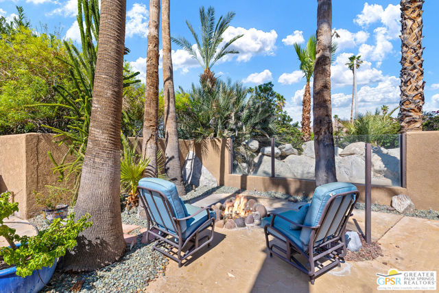 2910 Cervantes Court, Palm Springs CA: https://media.crmls.org/mediaz/b635ea80-5b7a-4b1e-b745-a5bb883e1c6c.jpg