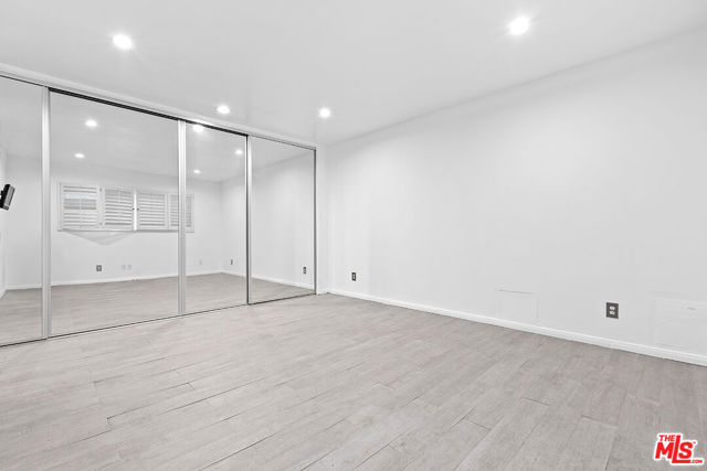 1807 Camden Avenue, Los Angeles CA: https://media.crmls.org/mediaz/b6365e5b-9a94-444c-b86f-061a78fa688d.jpg