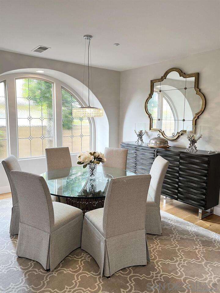 MLS #250039563SD image #11