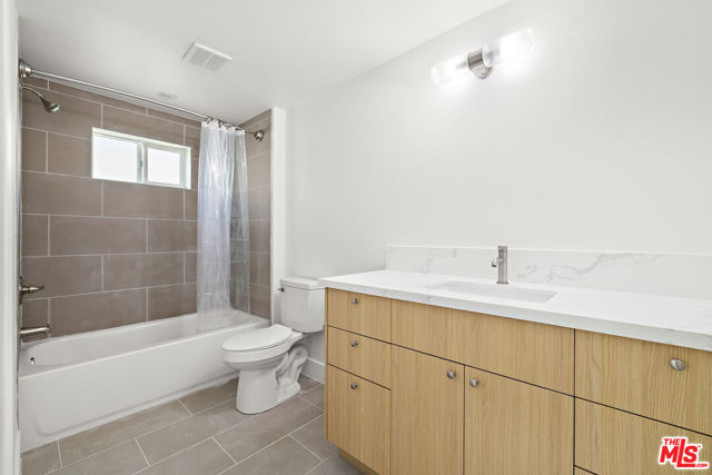 5651 Case Avenue photo 8