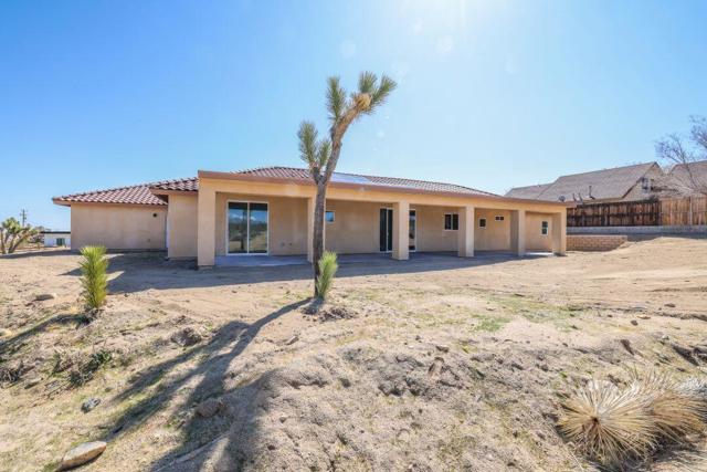 7160 Olympic Road, Joshua Tree CA: https://media.crmls.org/mediaz/b636d74a-668a-4bc9-9d8b-c480ff41ecf5.jpg