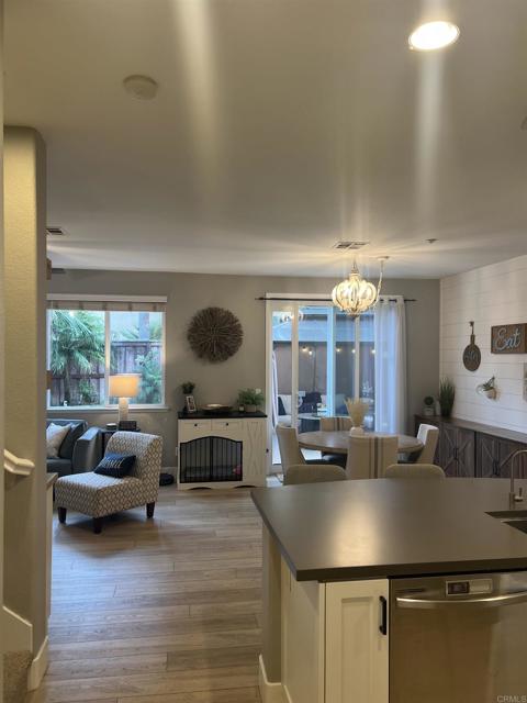 Detail Gallery Image 5 of 23 For 4113 Peninsula Dr, Carlsbad,  CA 92010 - 3 Beds | 2/1 Baths