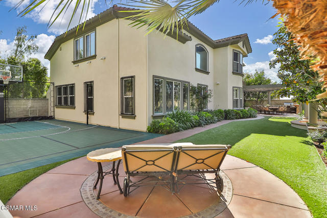 2589 Featherwood Street, Westlake Village CA: https://media.crmls.org/mediaz/b637abf3-3c4e-4a38-98e6-08fc9cbe3e95.jpg