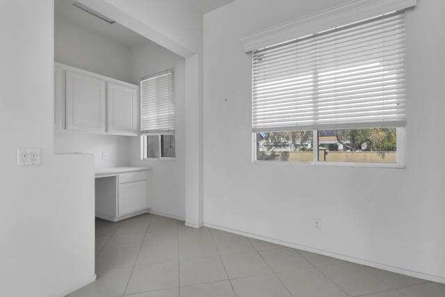 1041 E ViA San Dimas Road, Palm Springs CA: https://media.crmls.org/mediaz/b6381ac2-ebf9-491e-99a2-050f662cb0cc.jpg