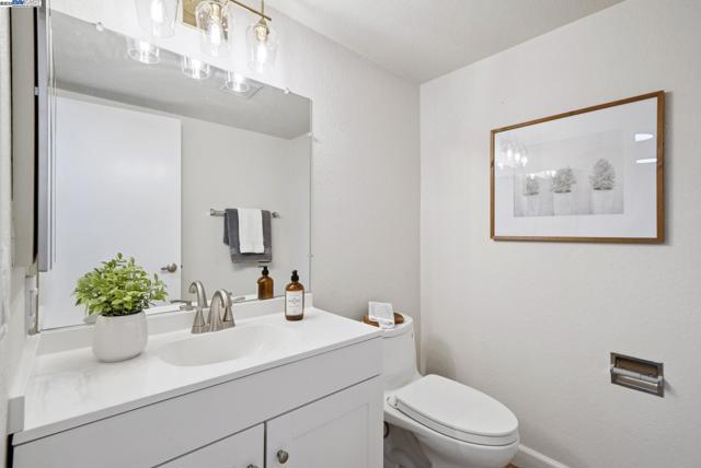 7467 Sundrop Ct, Pleasanton CA: https://media.crmls.org/mediaz/b63838fb-e4c3-498e-a193-016d9705b1a0.jpg