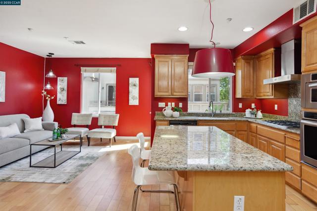 2073 Watermill Rd, San Ramon CA: https://media.crmls.org/mediaz/b6384df9-4c27-4bb7-aa71-95808e99b67d.jpg