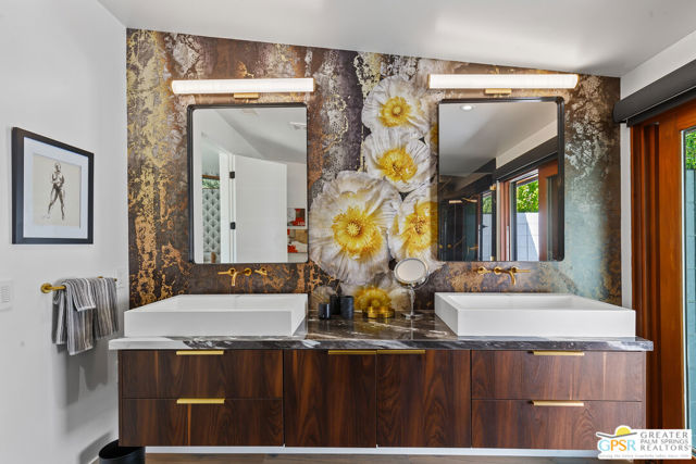 1189 N Rose Avenue, Palm Springs CA: https://media.crmls.org/mediaz/b638ae2c-8f54-47ad-bb4d-29f4c239b6ae.jpg