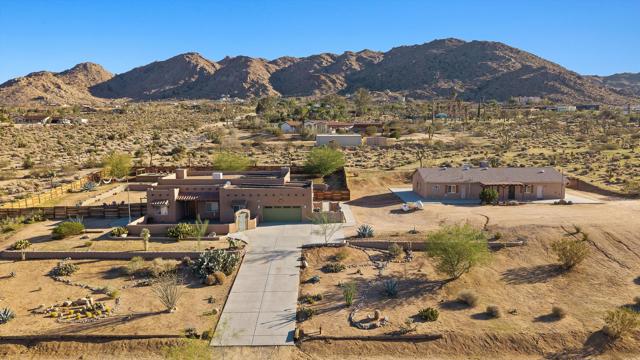 60377 Pueblo Trail, Joshua Tree CA: https://media.crmls.org/mediaz/b638ee51-c58e-4ba2-8211-4f2134271700.jpg