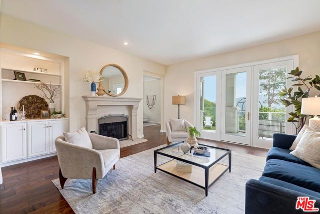 2048 Palisades Drive photo 8