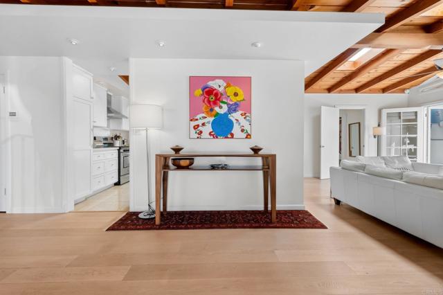 Detail Gallery Image 27 of 44 For 7209 Draper, La Jolla,  CA 92037 - 3 Beds | 3 Baths