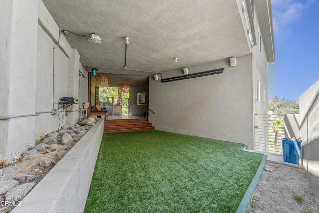 453 Frontenac Avenue, Los Angeles CA: https://media.crmls.org/mediaz/b63b112c-9422-47a0-821e-d10fcd1a80df.jpg