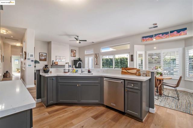 139 Pippin Dr, Brentwood CA: https://media.crmls.org/mediaz/b63b3a07-8cf3-4a68-b58c-22118e71575d.jpg