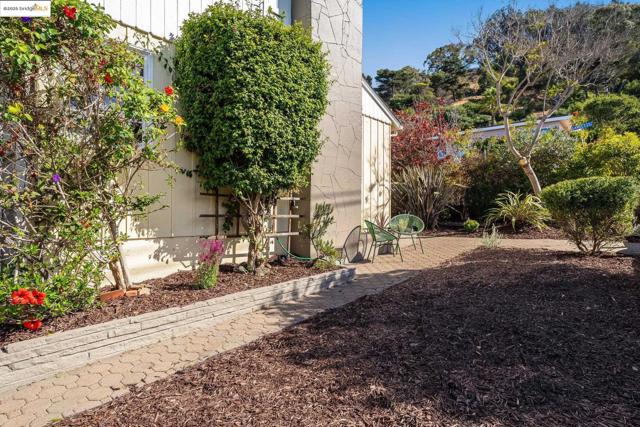7249 Blake St., El Cerrito CA: https://media.crmls.org/mediaz/b63bd083-a986-453c-8225-7e4affe5fac2.jpg