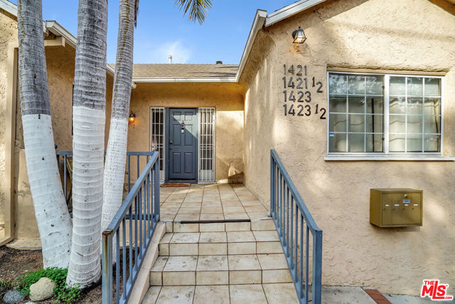 1421 Waterloo Street, Los Angeles CA: https://media.crmls.org/mediaz/b63c0468-395b-4281-8b86-026d0d8e94e1.jpg