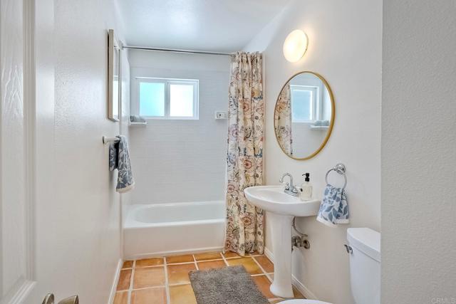 Image 18 of 40 For 3897 Park Dr.