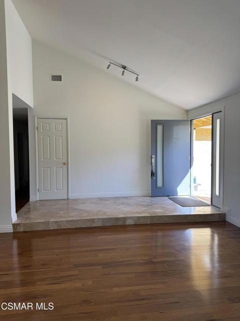 6301 Pisces Street, Agoura Hills CA: https://media.crmls.org/mediaz/b63c7fc7-4cc3-4ac4-9df2-6220161d39e4.jpg