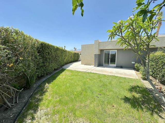 1262 Sunflower N Circle, Palm Springs CA: https://media.crmls.org/mediaz/b63c9d3d-8d28-4c43-b675-822bc597dafe.jpg