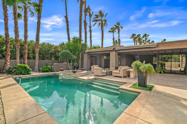 79200 Jack Rabbit Trail, La Quinta CA: https://media.crmls.org/mediaz/b63cd20c-cfe6-4804-b649-e8b3b2607f16.jpg