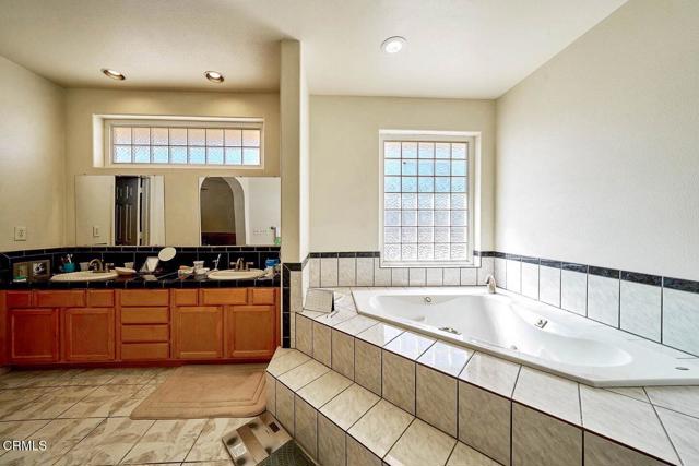 11427 Meridian Road, Lucerne Valley CA: https://media.crmls.org/mediaz/b63cff01-9121-47b3-809c-0f0ad460251e.jpg