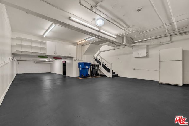 13224 Admiral Avenue, Marina del Rey CA: https://media.crmls.org/mediaz/b63ddbda-18e4-4ed8-a671-87183acdecfb.jpg