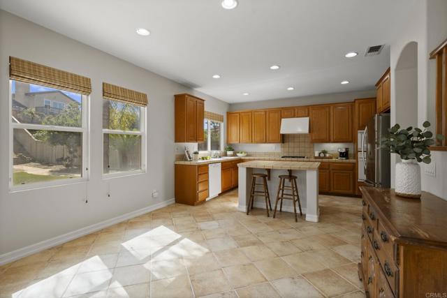 Detail Gallery Image 19 of 44 For 371 Plaza Toluca, Chula Vista,  CA 91914 - 5 Beds | 4 Baths