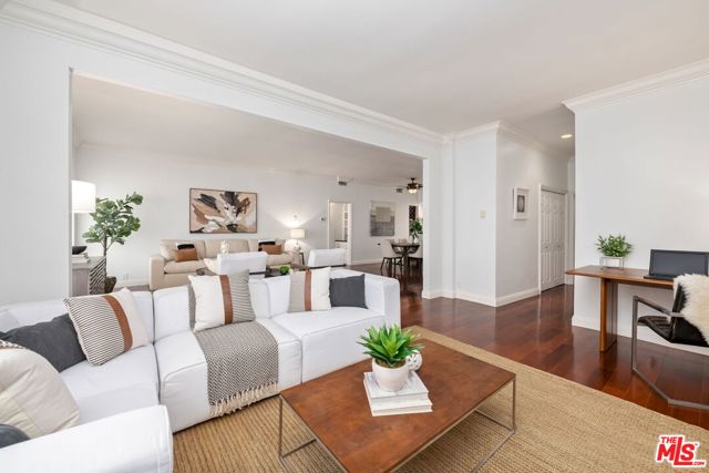 2318 Fox Hills Drive, Los Angeles CA: https://media.crmls.org/mediaz/b63e3b0e-b906-4493-980b-d989e692c33e.jpg