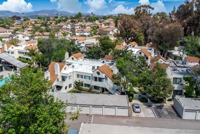 345 N Melrose Dr, Vista CA: https://media.crmls.org/mediaz/b63ea5cd-28da-4a5c-920d-14855cf6476a.jpg