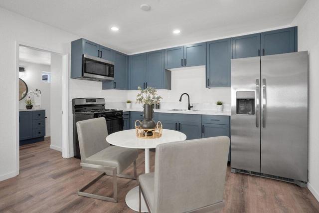 51480 Avenida Obregon, La Quinta CA: https://media.crmls.org/mediaz/b63ebd90-3bd1-4ad8-9d9f-408eab3ebbcc.jpg
