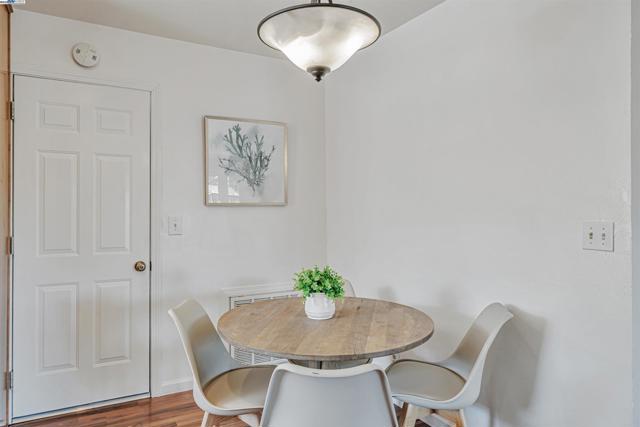 9694 Ashby way, San Ramon CA: https://media.crmls.org/mediaz/b63eeb4a-813d-47dd-a46f-7c57f6b6813c.jpg