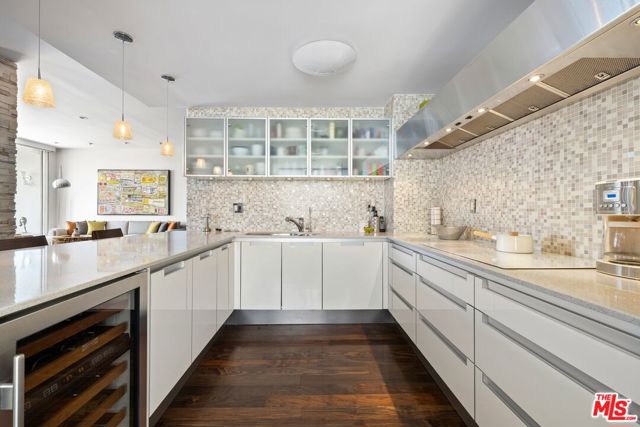 1100 Alta Loma Road, West Hollywood CA: https://media.crmls.org/mediaz/b63f6a8f-7204-477a-9f62-a56131509c74.jpg