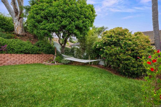 2702 Jacaranda Avenue, Carlsbad CA: https://media.crmls.org/mediaz/b64018ed-c065-43f1-923f-883581dc64bb.jpg