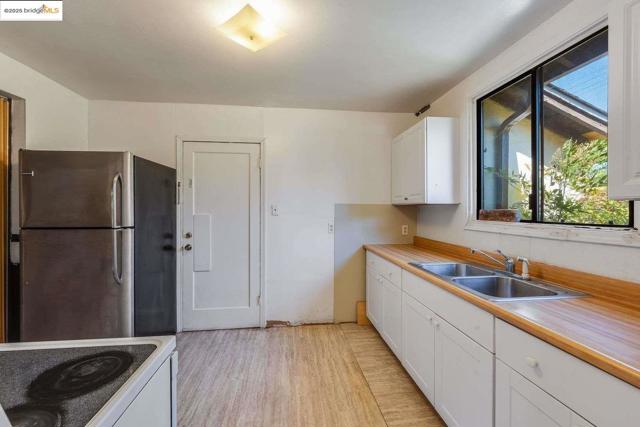 2840 Mount Diablo ST, Concord CA: https://media.crmls.org/mediaz/b640fc0a-8e70-47bc-a5b7-c80417940683.jpg