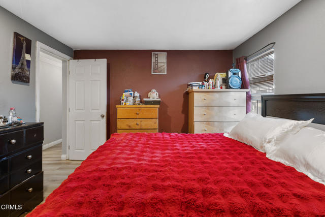 106 Arrowhead Circle, Oxnard CA: https://media.crmls.org/mediaz/b6418781-cdce-473f-9419-b477919946a7.jpg