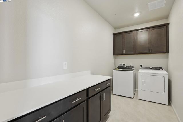 5204 Cardinal Court, Antioch CA: https://media.crmls.org/mediaz/b6425d70-b5a3-4837-8e10-f3ee01f6830e.jpg