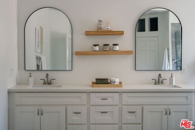 3646 Potosi Avenue, Studio City CA: https://media.crmls.org/mediaz/b643be2d-25e5-4568-9dc2-47b06f1c1c31.jpg