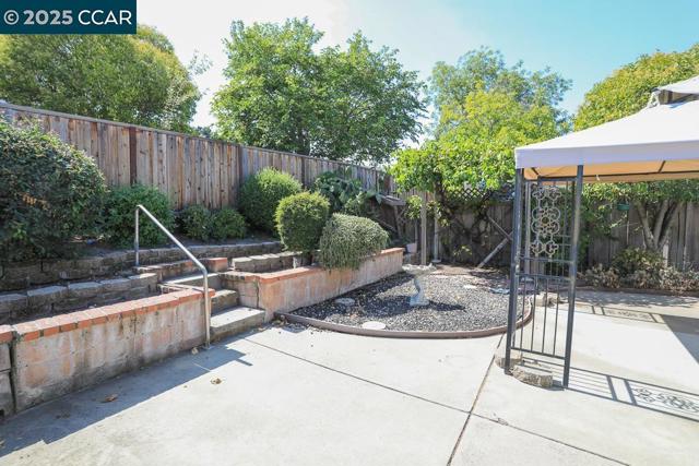 2465 Buena Vista Ave, Walnut Creek CA: https://media.crmls.org/mediaz/b644157b-f448-4337-9293-2951a89fa3f2.jpg