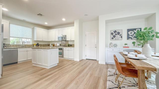 15701 Concord Ridge Ter, San Diego CA: https://media.crmls.org/mediaz/b644b83f-38c0-46a0-ac04-569f0083fb27.jpg