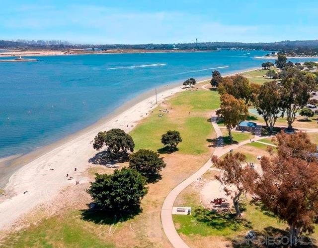 3980 Crown Point Drive, San Diego CA: https://media.crmls.org/mediaz/b644cdd4-9ea4-4cfc-abcd-68e6bf055aa6.jpg
