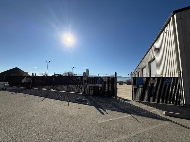 1347 Harkins Road, Salinas CA: https://media.crmls.org/mediaz/b645026e-e942-4fb9-8d53-f57babeff821.jpg
