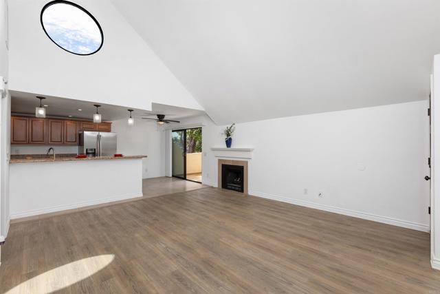 Detail Gallery Image 27 of 42 For 333 Melrose Dr. #F,  Vista,  CA 92083 - 1 Beds | 1 Baths