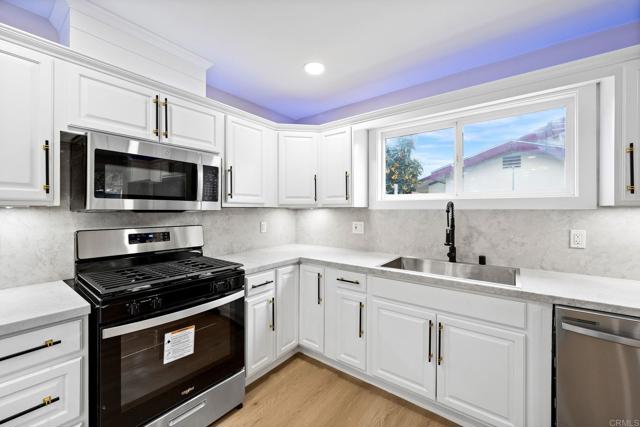 Detail Gallery Image 24 of 40 For 13824 Powers Rd, Poway,  CA 92064 - 4 Beds | 2 Baths