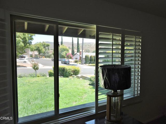 2209 Aspenpark Court, Thousand Oaks CA: https://media.crmls.org/mediaz/b6473096-e56e-4cc7-8788-9ec8cfd56975.jpg