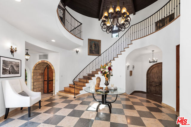 5850 Lapworth Drive, Agoura Hills CA: https://media.crmls.org/mediaz/b6475f84-e025-418d-bd55-aa7cb698dbb3.jpg