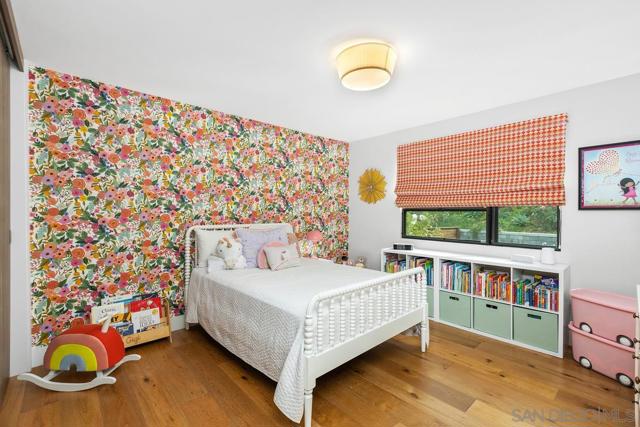 Image 10 of 40 For 4286 Merritt Boulevard