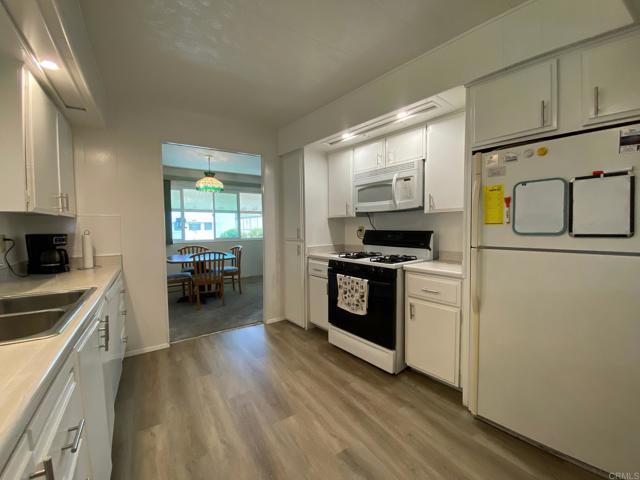Detail Gallery Image 7 of 75 For 8301 Mission Gorge Rd. #176, Santee,  CA 92071 - 2 Beds | 2 Baths