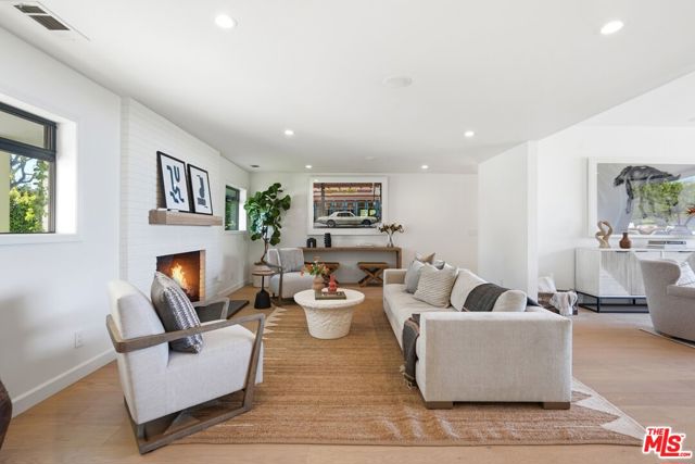 6321 Riggs Place, Los Angeles CA: https://media.crmls.org/mediaz/b649391c-27e8-4324-9dc8-592bc7773f27.jpg