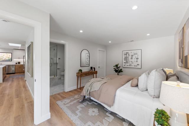 3845 East Lake Way, Redwood City CA: https://media.crmls.org/mediaz/b6494237-e3b3-42cd-bf03-929ff6462b2e.jpg