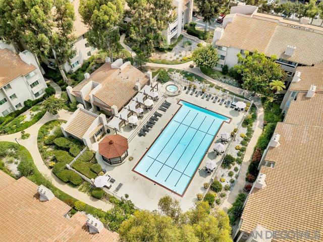 10325 Caminito Cuervo, San Diego CA: https://media.crmls.org/mediaz/b649df64-9fd4-4bfc-83c7-5e9d039d6129.jpg