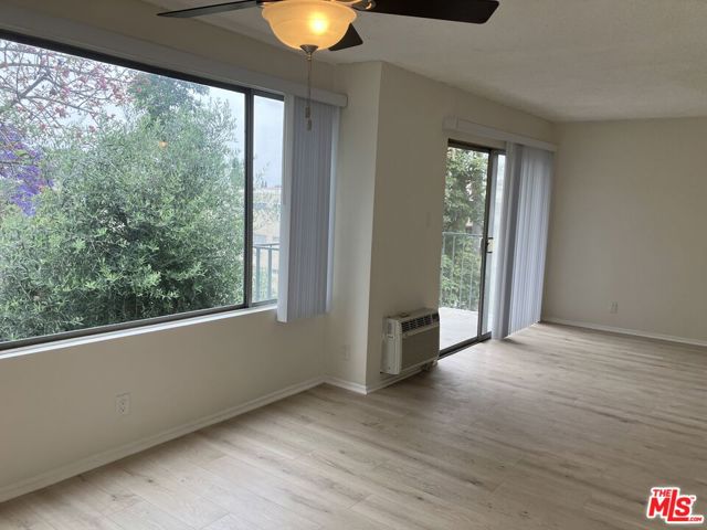 7521 Hampton Avenue, West Hollywood CA: https://media.crmls.org/mediaz/b649f3be-f78b-4633-8e51-0ebd5911d857.jpg